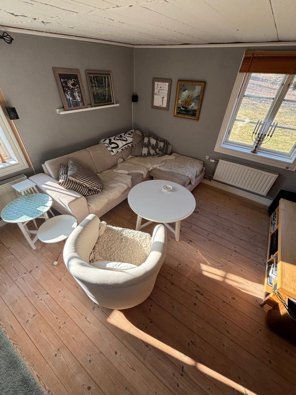 Torpidyll nära sjö House in Sweden
