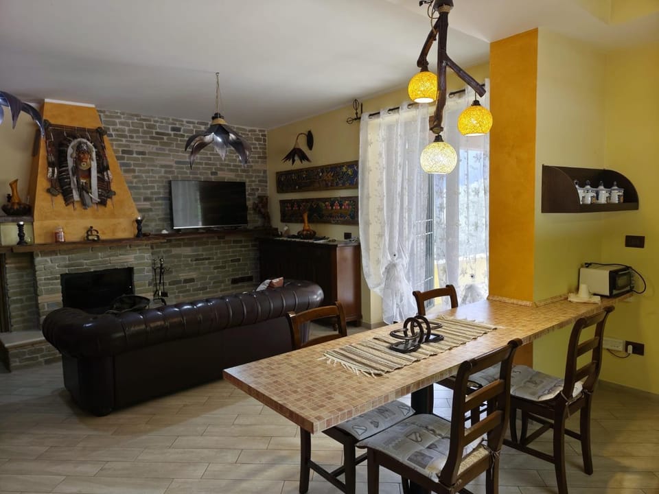 Communal lounge/ TV room, Communal lounge/ TV room, TV and multimedia, Living room, Dining area