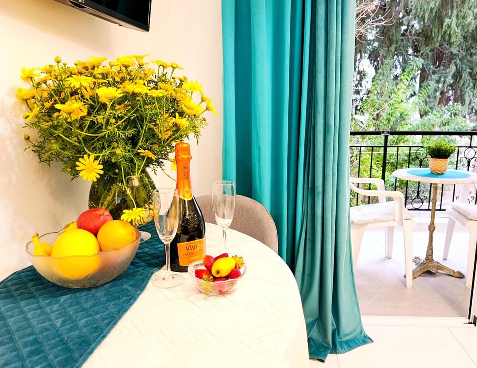 Sea Breeze 2BR & Self check in Apartment in Paphos