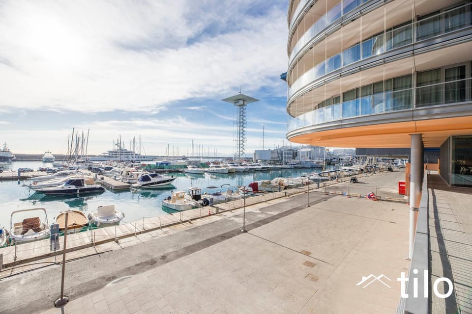Property building, Day, Natural landscape, Activities, City view, Lake view, River view, Sea view