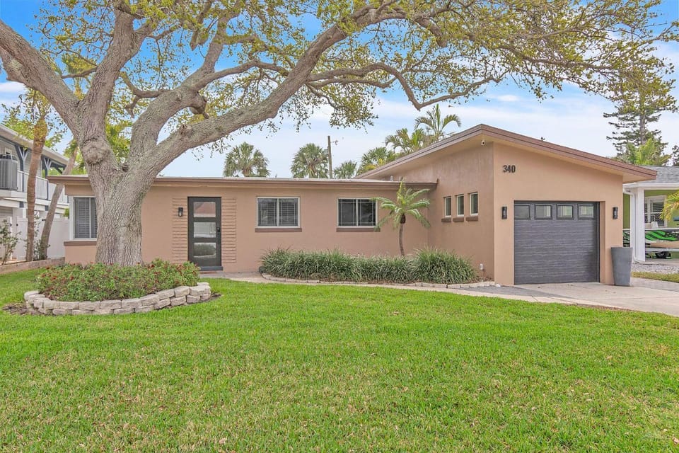 Sunset Dreams House in Saint Pete Beach