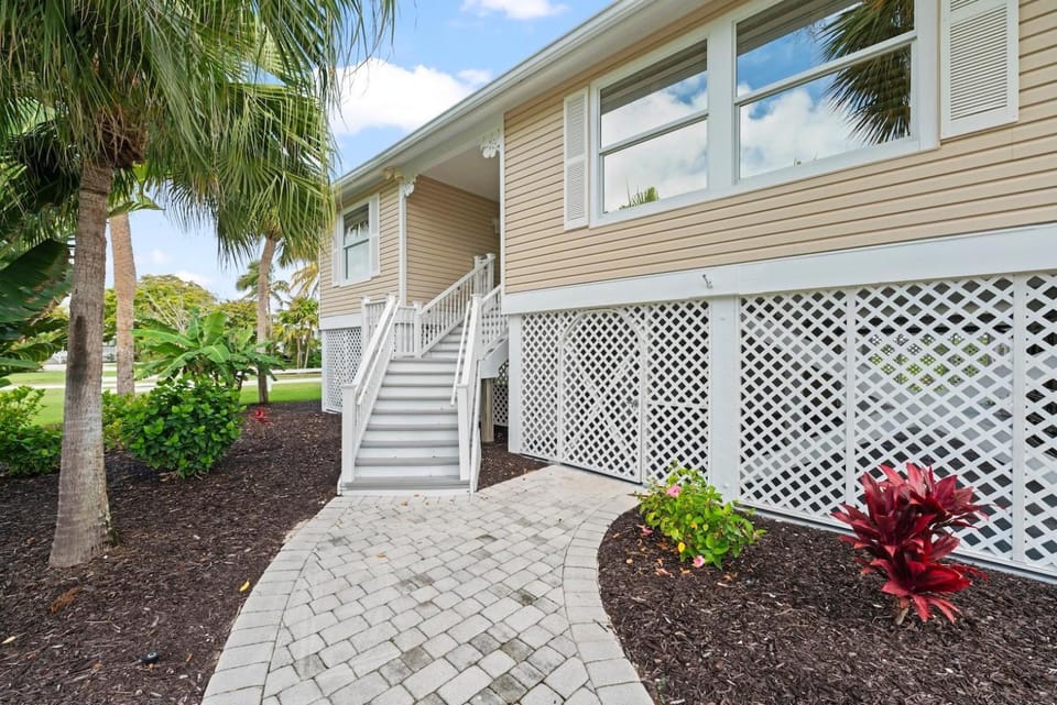 Seaside Links House in Sanibel Island