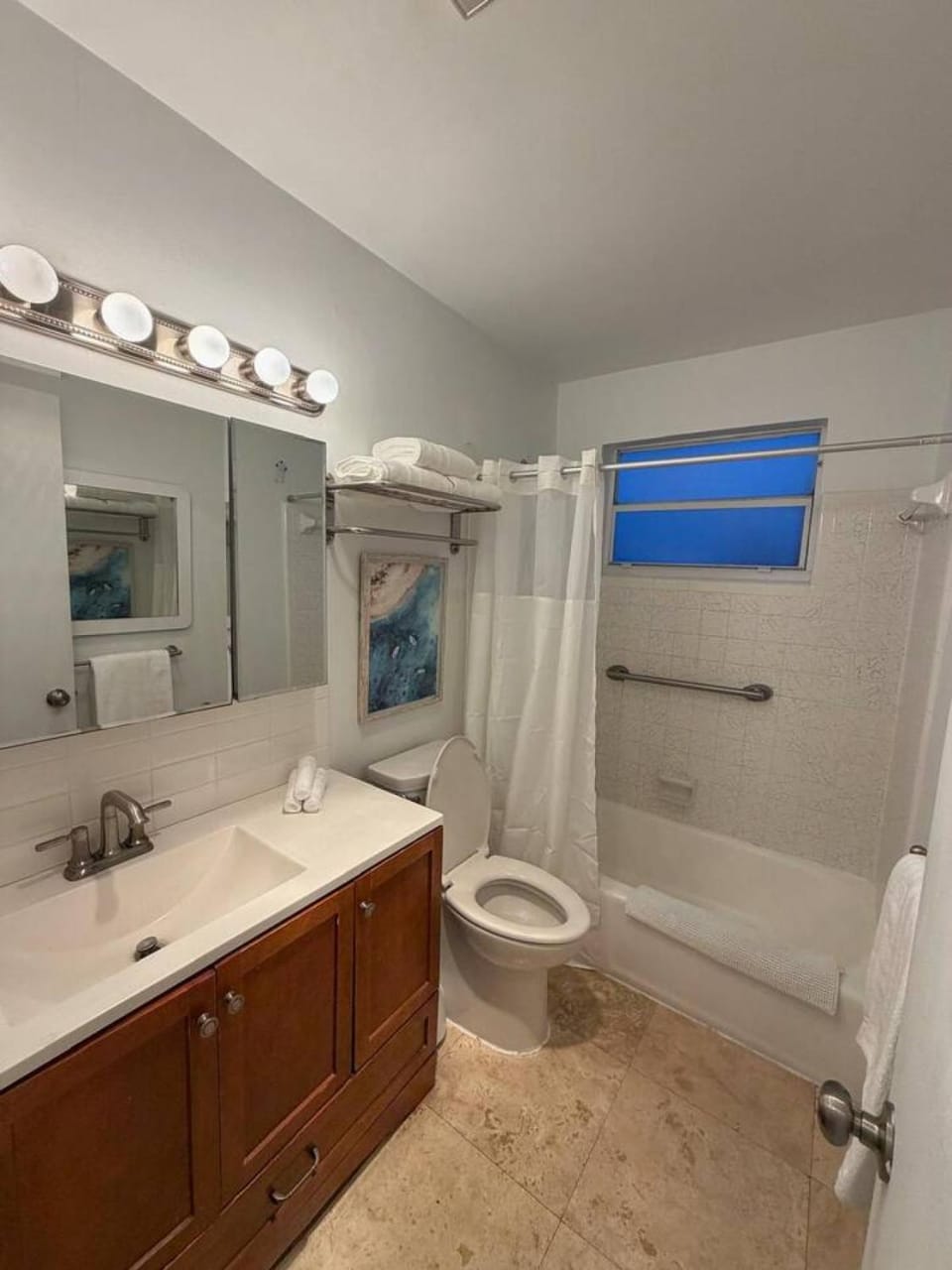 Comfortable Apartment 2BR Walk to Beach Apt1 Apartment in Pompano Beach