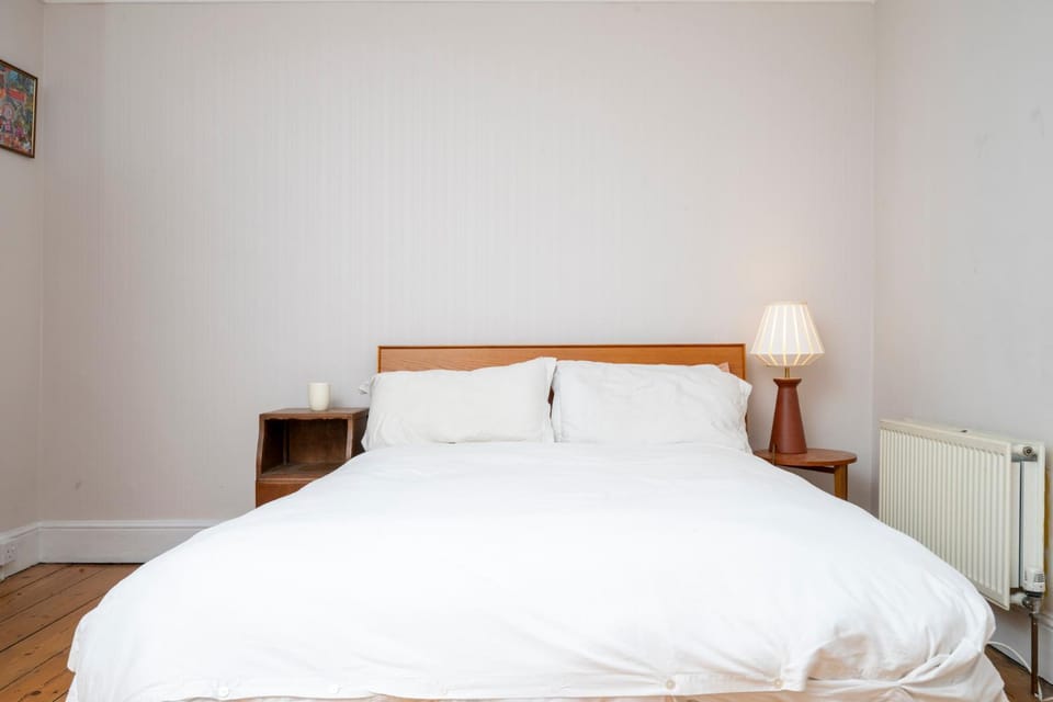 Modern 3BDR Retreat Near Beach And City Centre Apartment in Brighton