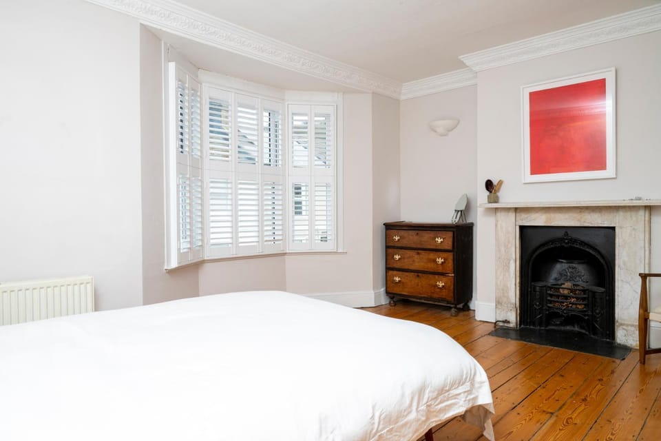 Modern 3BDR Retreat Near Beach And City Centre Apartment in Brighton