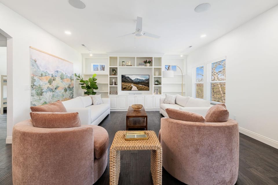 The Northender-Walk to Downtown-ON MTB trail-HotTub House in Rogers