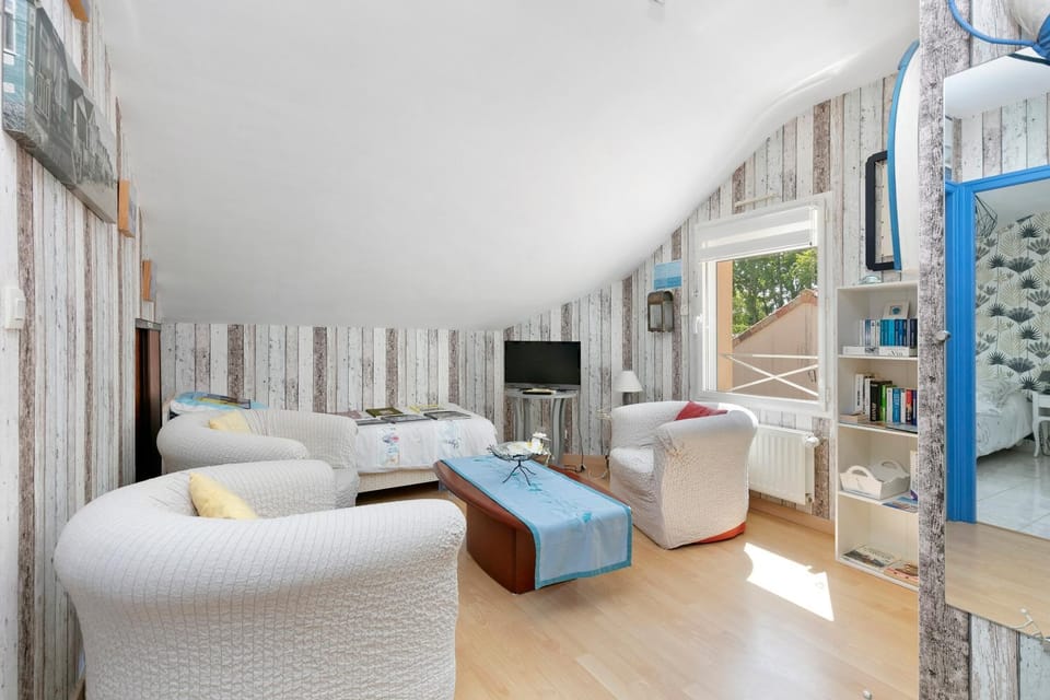 Property building, Living room