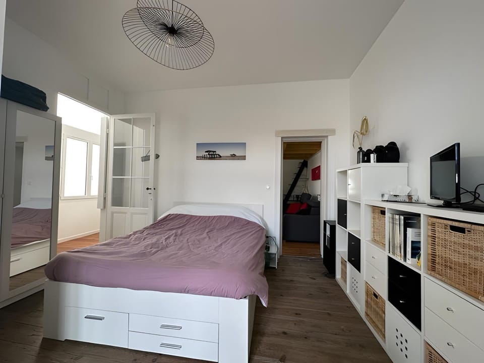Property building, Living room, Bedroom