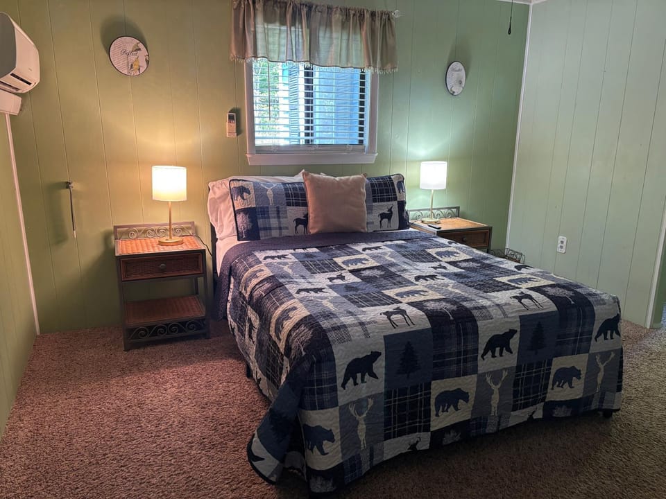 Maggie Valley Cabin - Hot Tub - Spectacular Views - Sleeps 7 Cabin in Maggie Valley