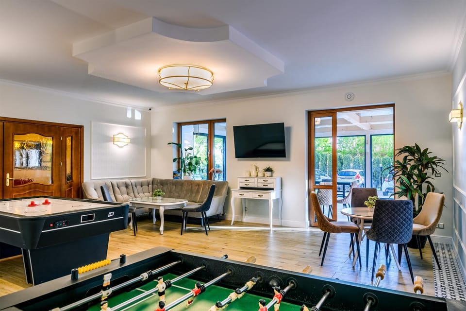 Communal lounge/ TV room, Game Room