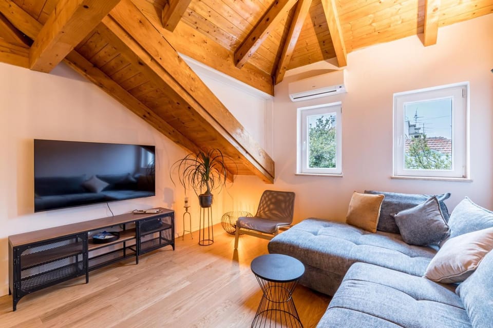 DOMMALI cozy loft Apartment in Split