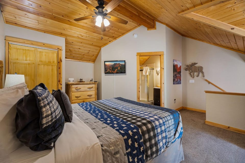 Creekside Condo G by Estes Park Condos Apartment in Estes Park