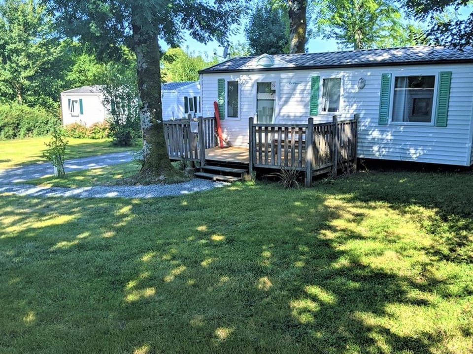 Mobil home - 6 pers. - API-1-52-2127 Campground/ 
RV Resort in Nouvelle-Aquitaine