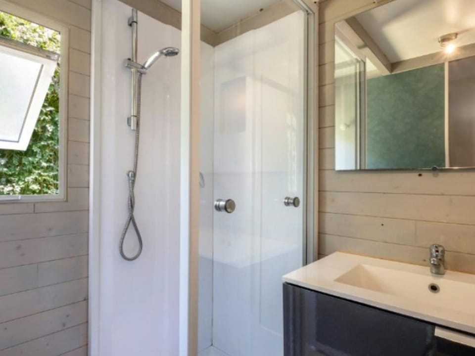 Chalet, 6 pers. - Terrasse au Plan d'Eau - API-1-52-2128 Campground/ 
RV Resort in Nouvelle-Aquitaine