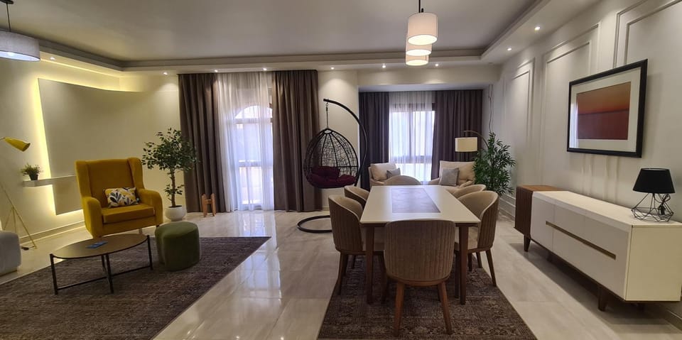 Delight lux apartment beside Airport & Rehab Apartment in New Cairo City