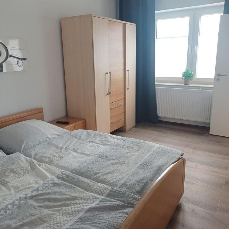 Bed, Bedroom, internet, wardrobe