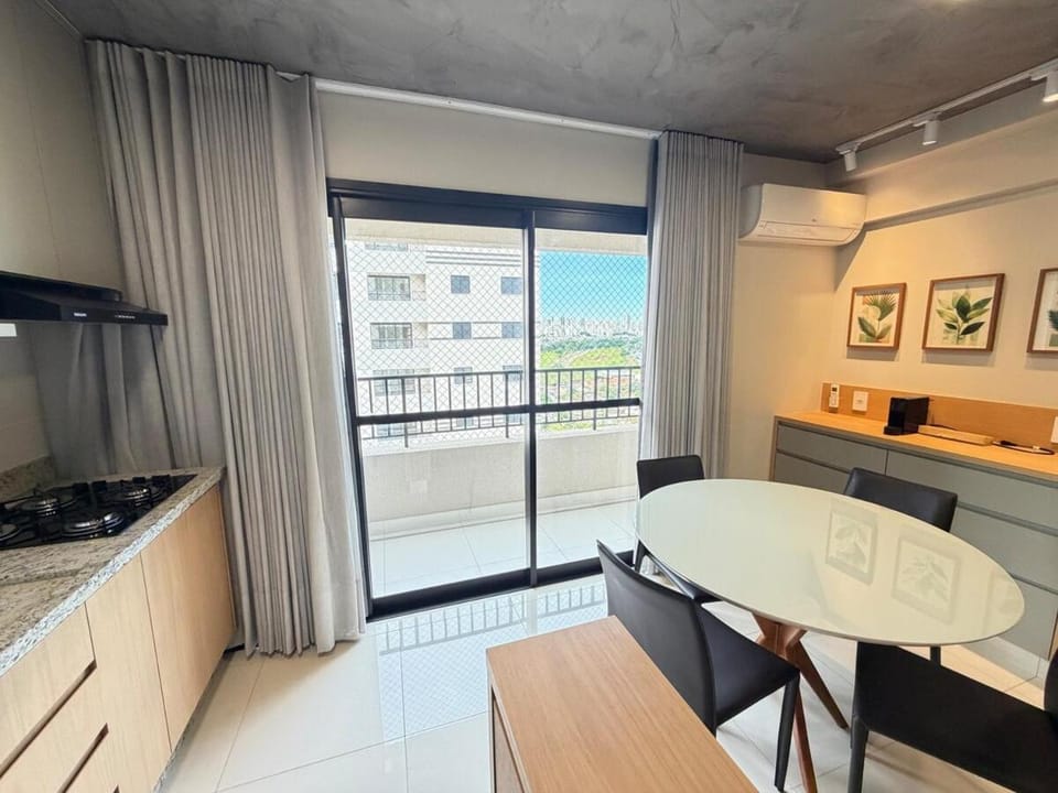 Super completo! Ar split nos 3 quartos e na sala! Ao lado do Shopping Center modas, a poucos passos da 44 e da Rodoviária! Apartment in Goiania