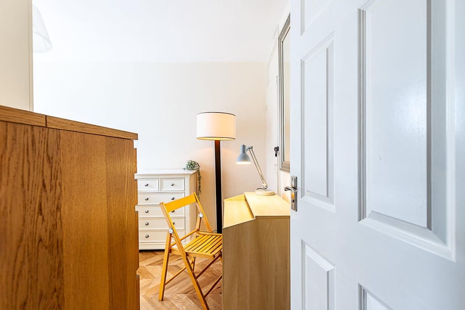 London Home with Garden Near Richmond Park Bed and Breakfast in London Borough of Richmond upon Thames