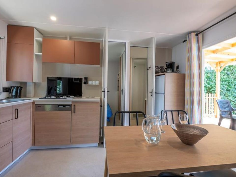 Mobil-home avec terrasse - 6 pers. - API-1-52-2132 Campground/ 
RV Resort in Nouvelle-Aquitaine