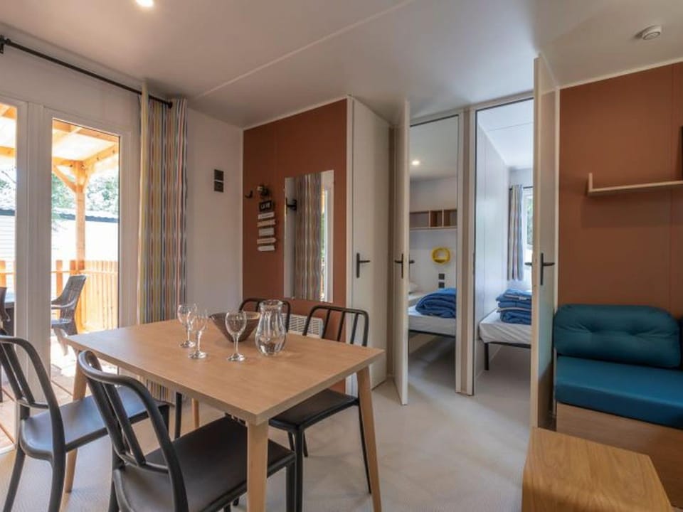 Mobil-home avec terrasse - 6 pers. - API-1-52-2132 Campground/ 
RV Resort in Nouvelle-Aquitaine