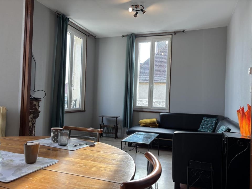 Gîte charmant, parfait pour 2 pers. - Emplacement central - FR-1-489-627 House in Auvergne-Rhône-Alpes