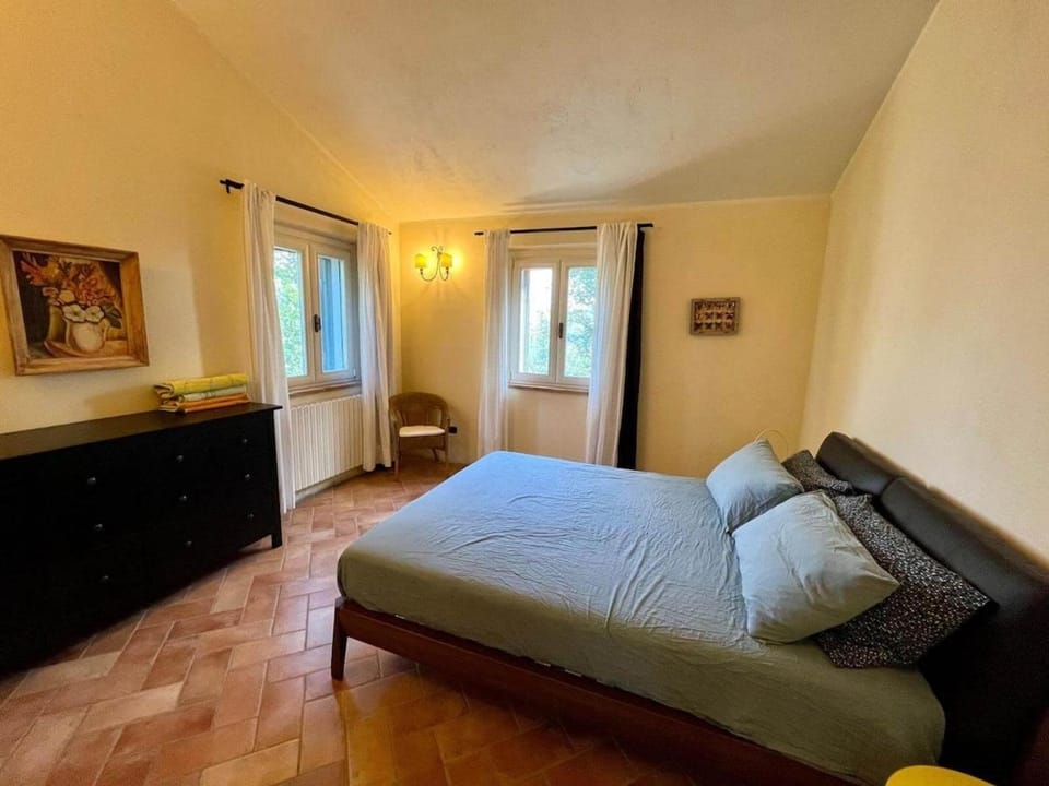 Country Villa -Private Pool, Jacuzzi, Tennis Court- Villa in Marche