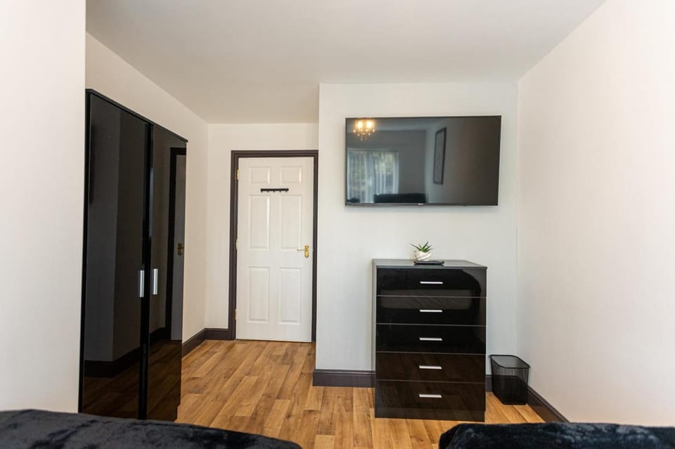 Cosy Cruise Cribs - WINDSOR FREE PARKING Apartment in Newcastle-under-Lyme