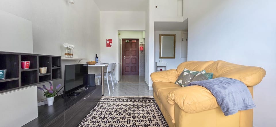 TV and multimedia, Living room, Dining area