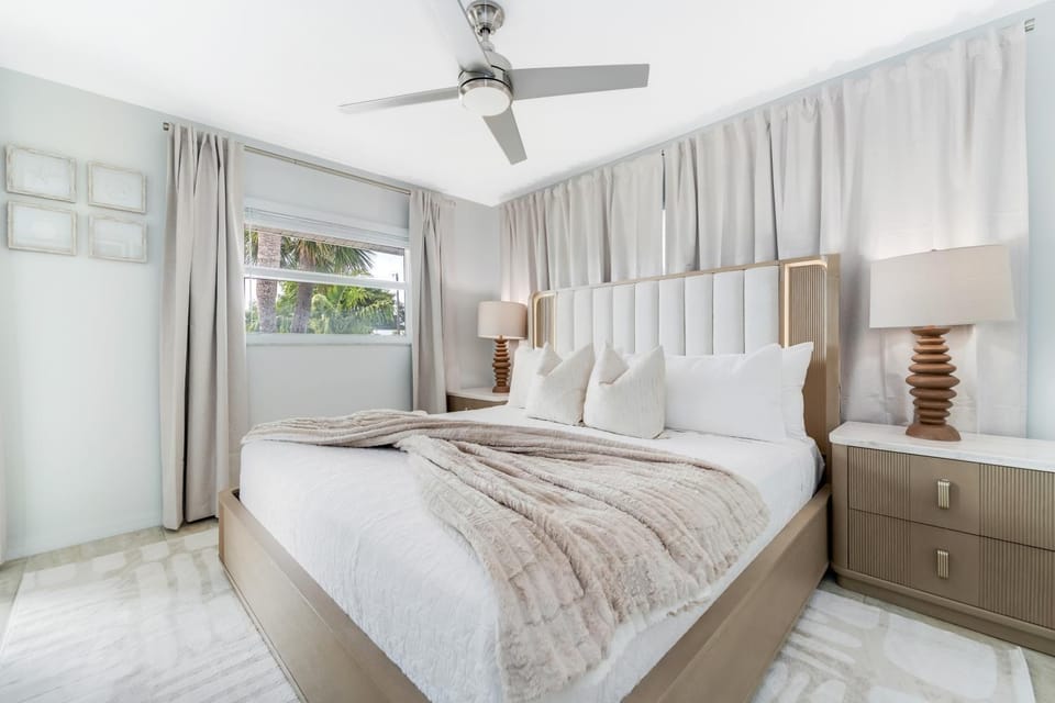 Bed, Bedroom