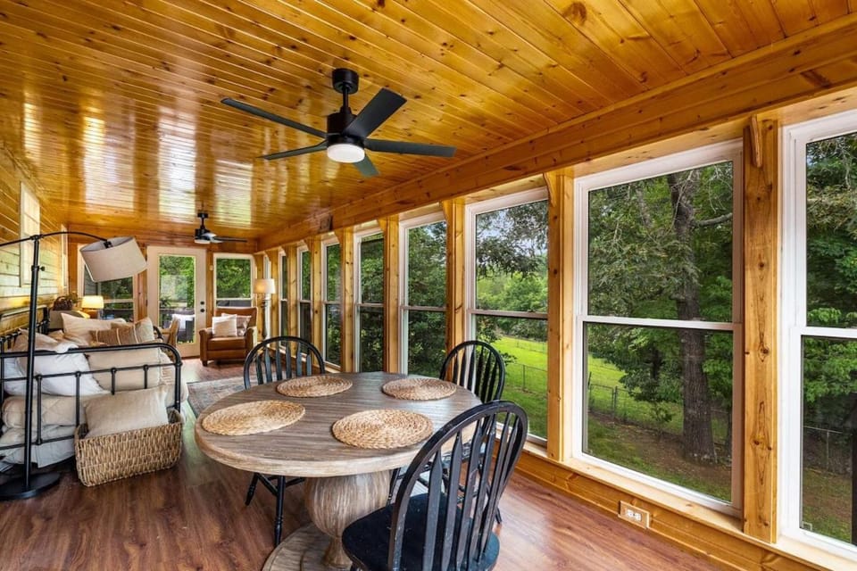 Big, Cozy Home w/ Fire Pit in the Heart of Ellijay House in East Ellijay