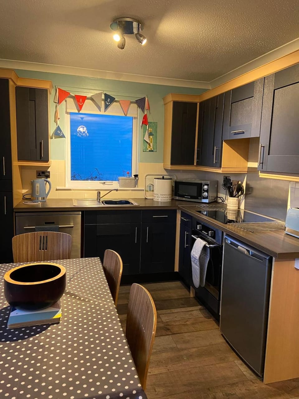 Kitchen or kitchenette, kitchen
