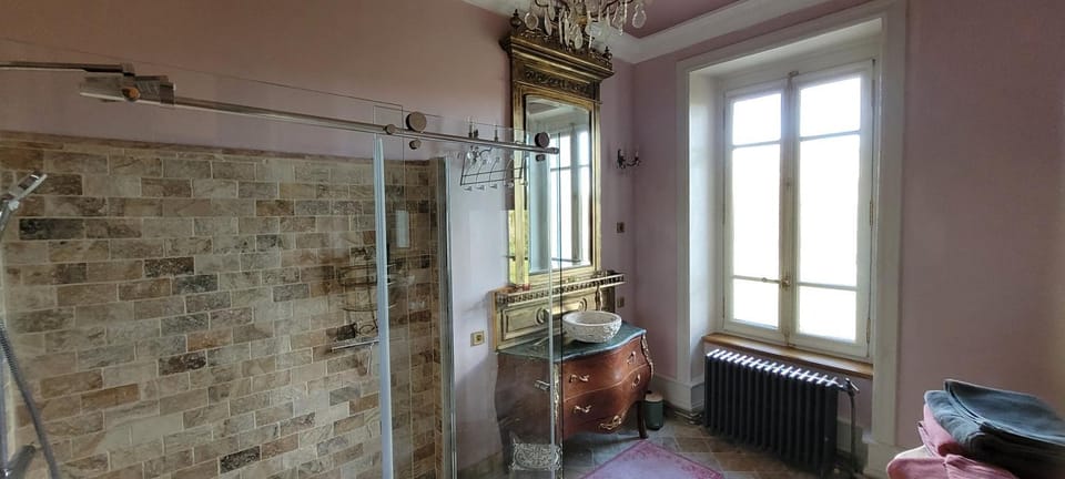 Suite familiale PAMPILLES Bed and Breakfast in Jura