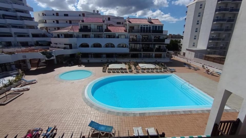 Cozy Apartment near the beach with private parking Apartment in Costa Adeje