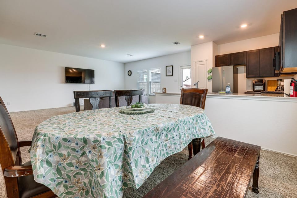 Spacious & Pet Friendly! Hill Country Home Base House in San Marcos