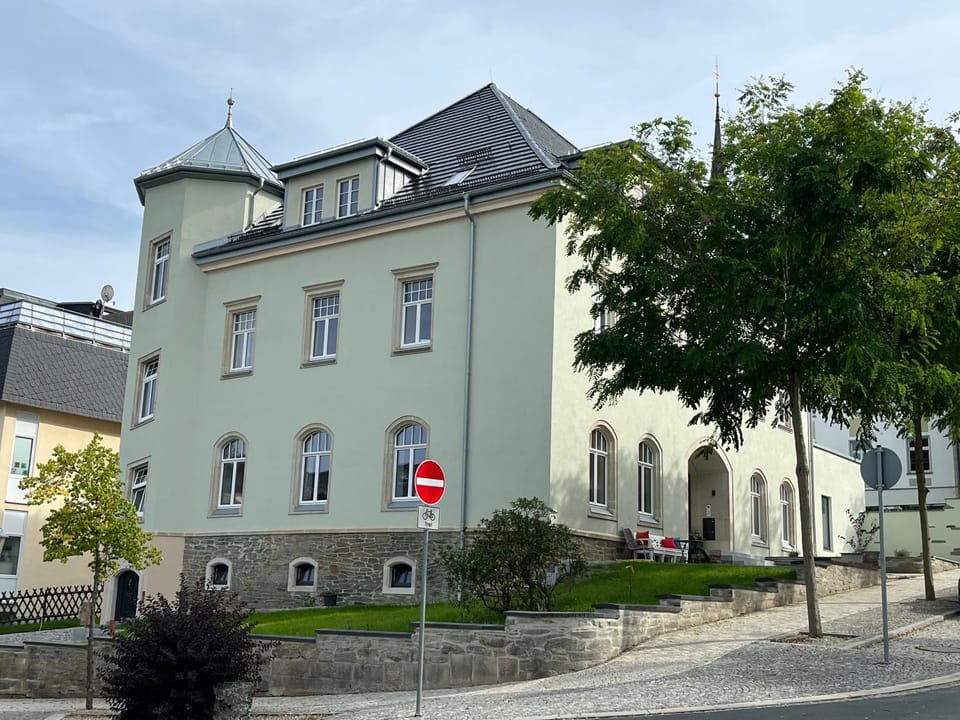 Stadtpalais Belle Etage - historische Villa nahe Theater und Soletherme Apartment in Saxony