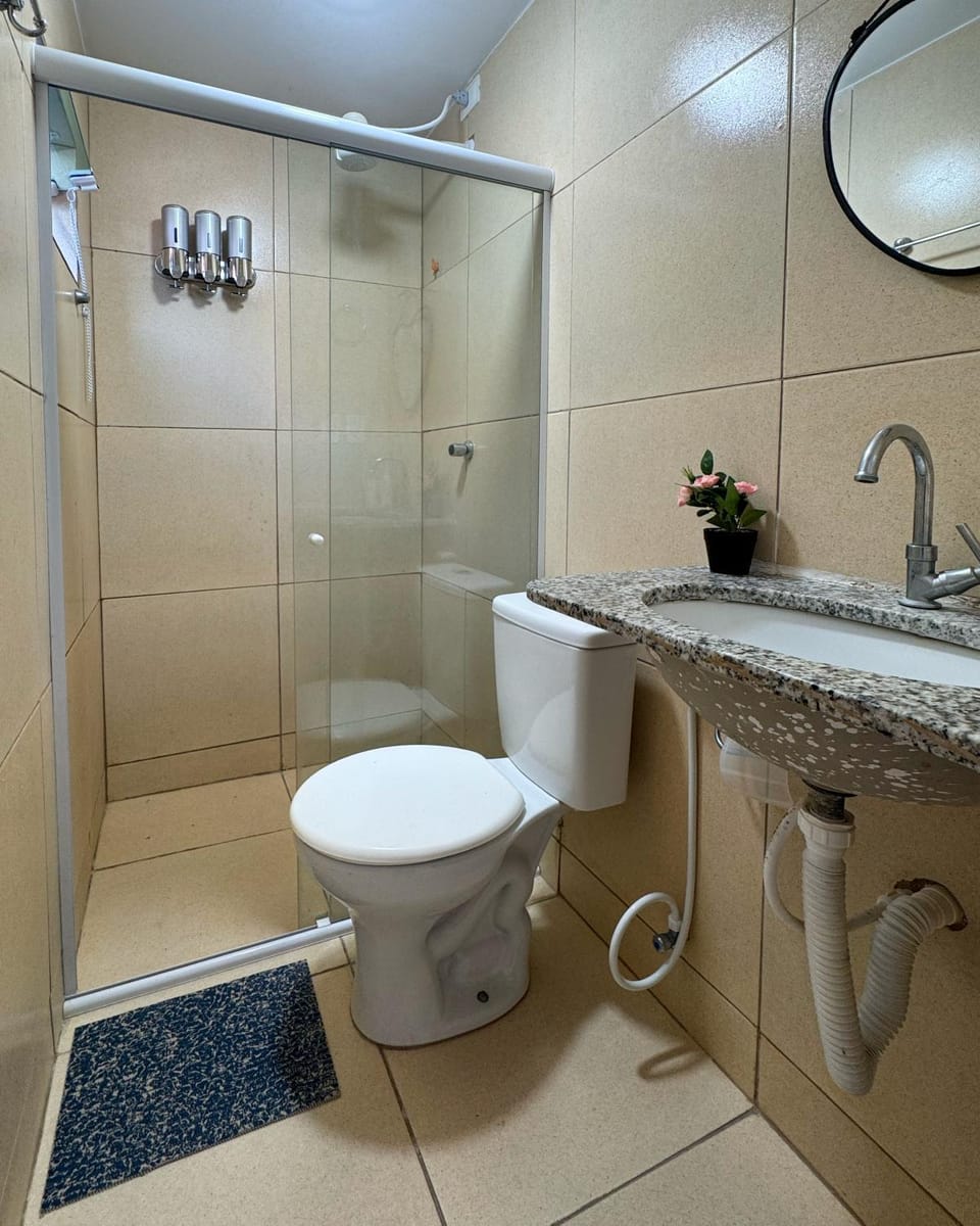 Shower, Toilet, Bathroom, towels