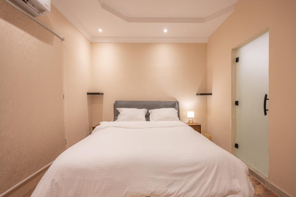 Bed, Bathroom, Bedroom
