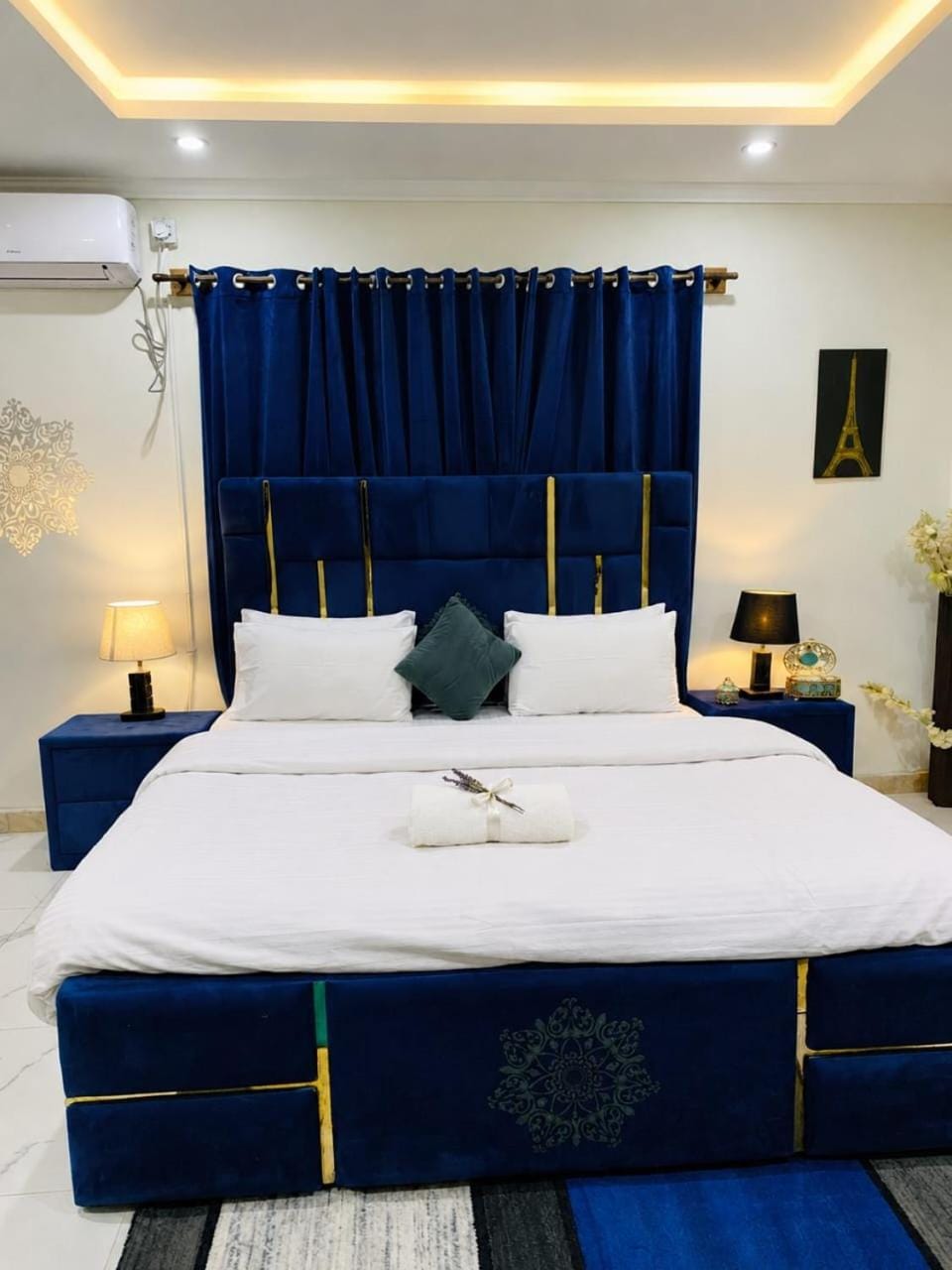 Property building, Restaurant/places to eat, Bed, Beach, Bedroom, Swimming pool, Breakfast, wedding, wedding, wedding