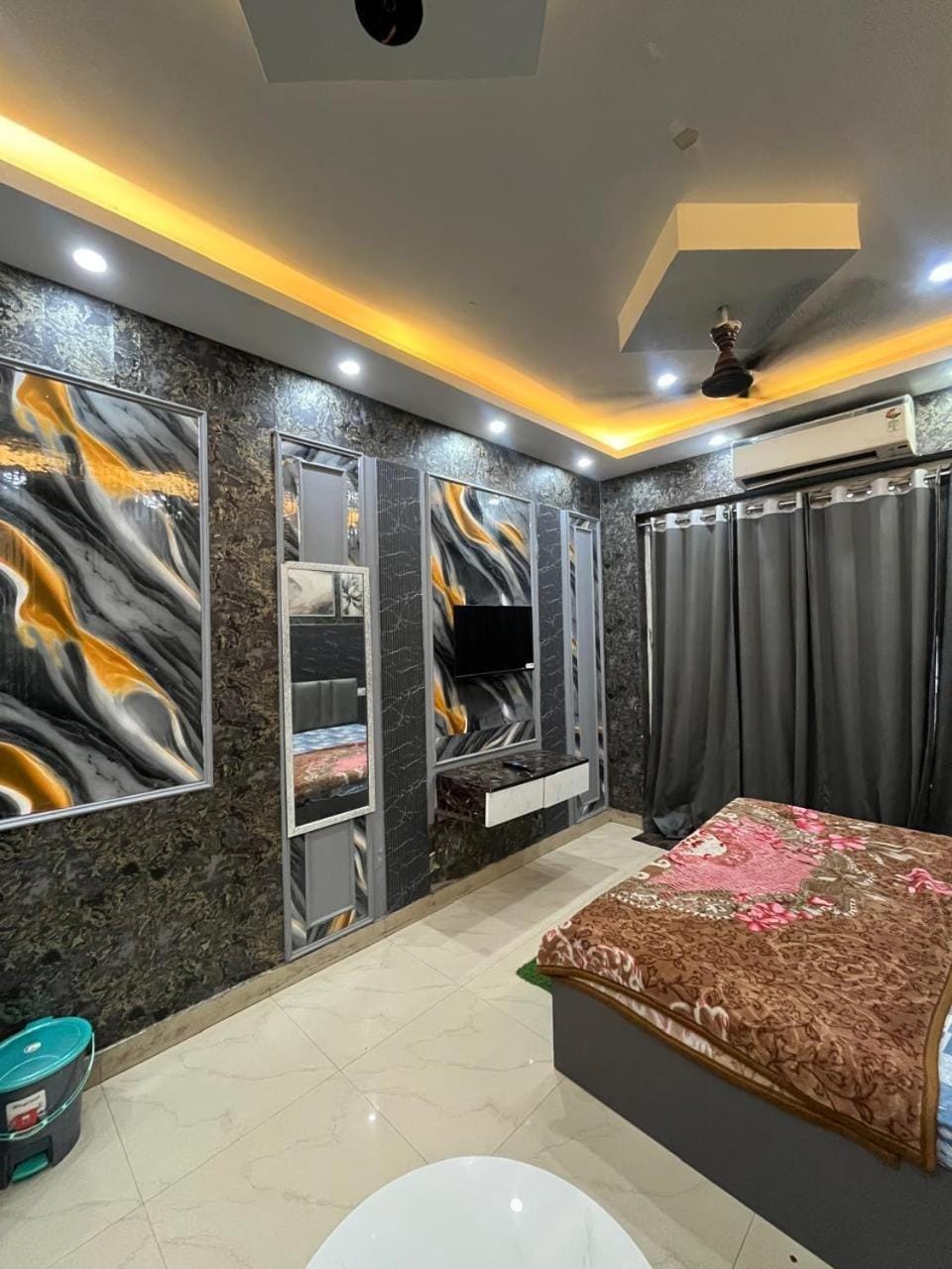 THE MOONLIGHT STUDIo Apartment in Noida