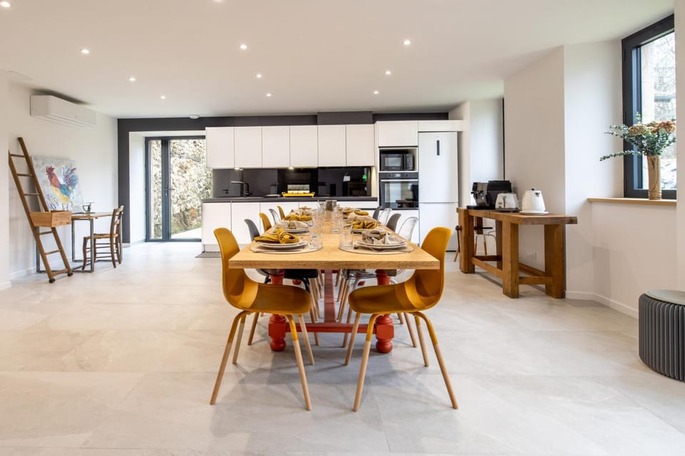 Patio, Dining area