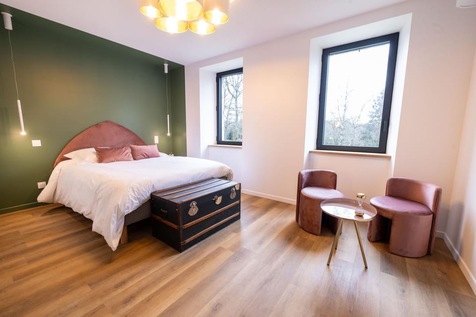 TV and multimedia, Photo of the whole room, Bedroom