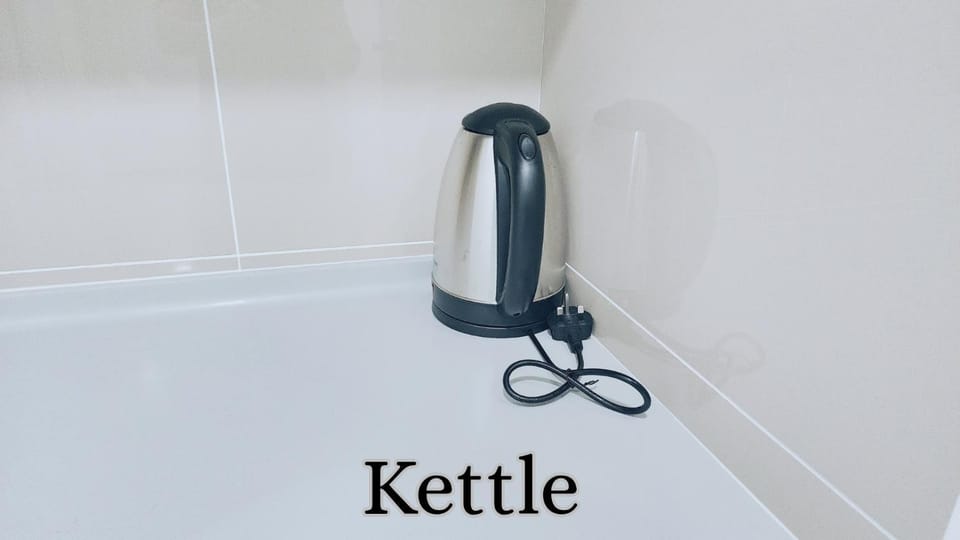 Coffee/tea facilities, Text overlay