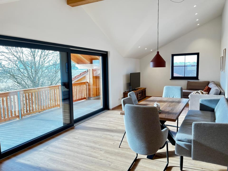 Natural landscape, View (from property/room), Balcony/Terrace, Living room, Seating area, Dining area