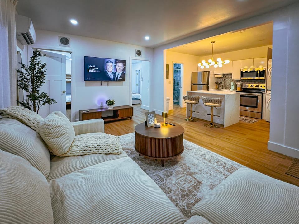 Modern Miami Suites - Central To Everything Apartment in Miami