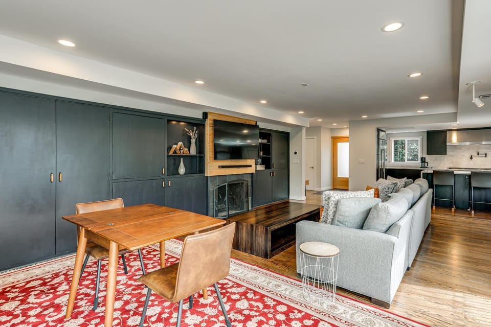Modern Broadway Luxury Spacious Seattle Home! House in Capitol Hill