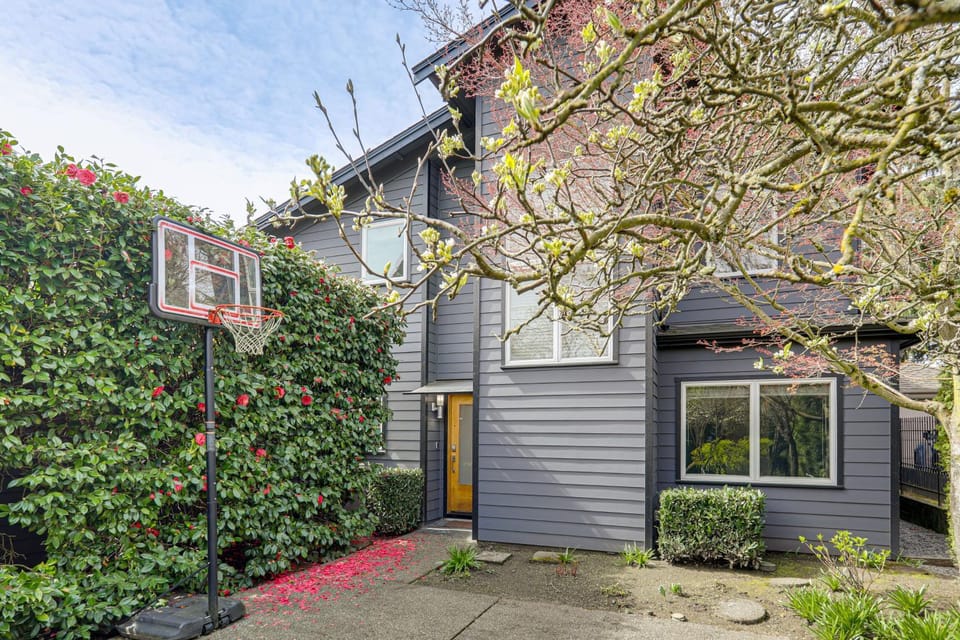 Modern Broadway Luxury Spacious Seattle Home! House in Capitol Hill