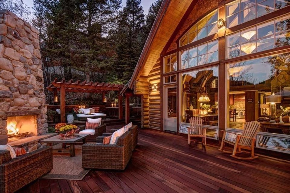 Eagles Nest Luxury Retreat, Views, Hot Tub, Walking distance to Resort House in Sundance