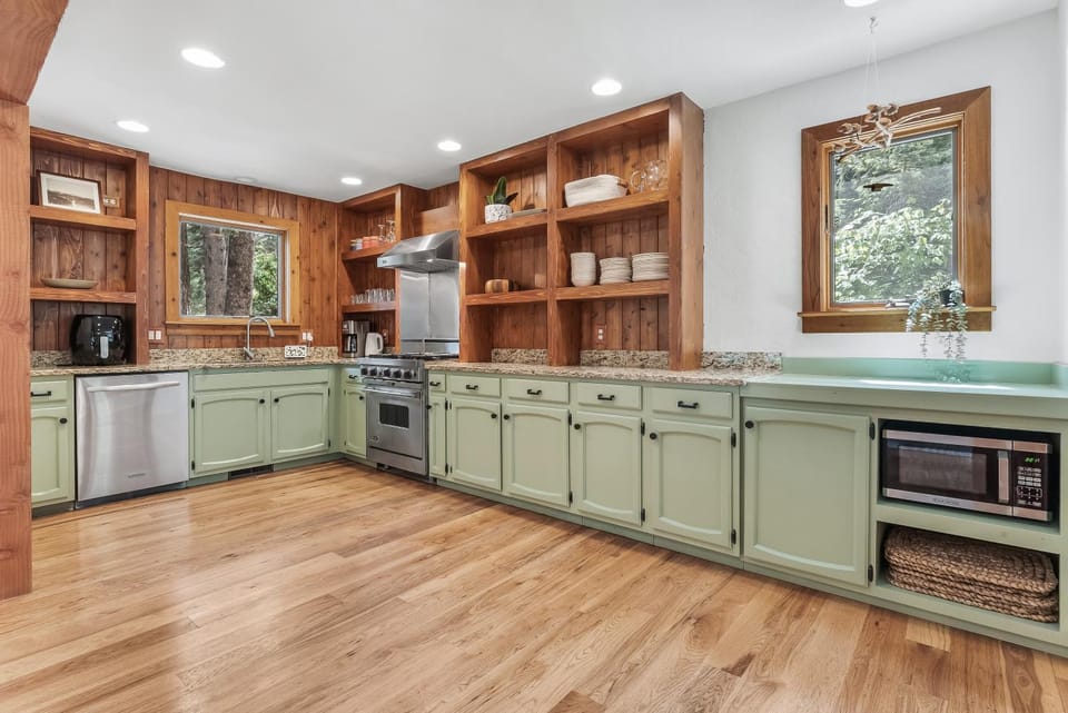 Heartwood - Cozy 2 bedroom Wooded Sundance Cabin Cabin in Sundance