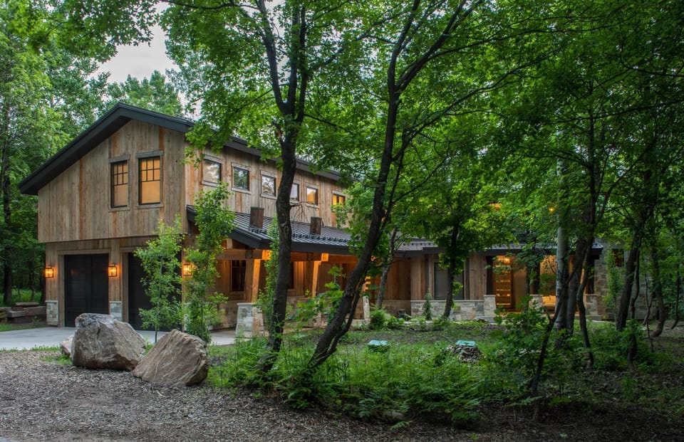 THE GREAT ESCAPE - Modern Luxury Mountain Estate, Private, Hot Tub House in Sundance