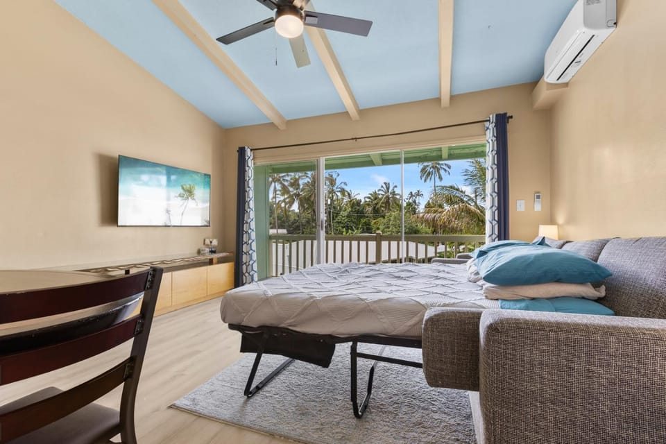 Ocean View 1BR • Balcony • Near Beaches & Downtown House in Hilo
